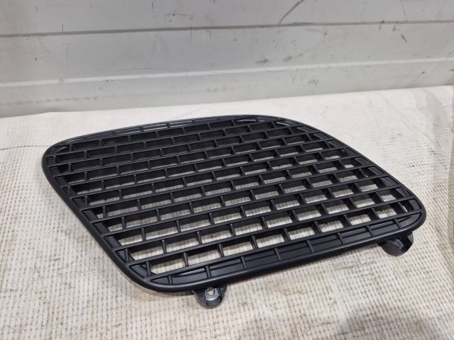 Hood Scoop (Right)